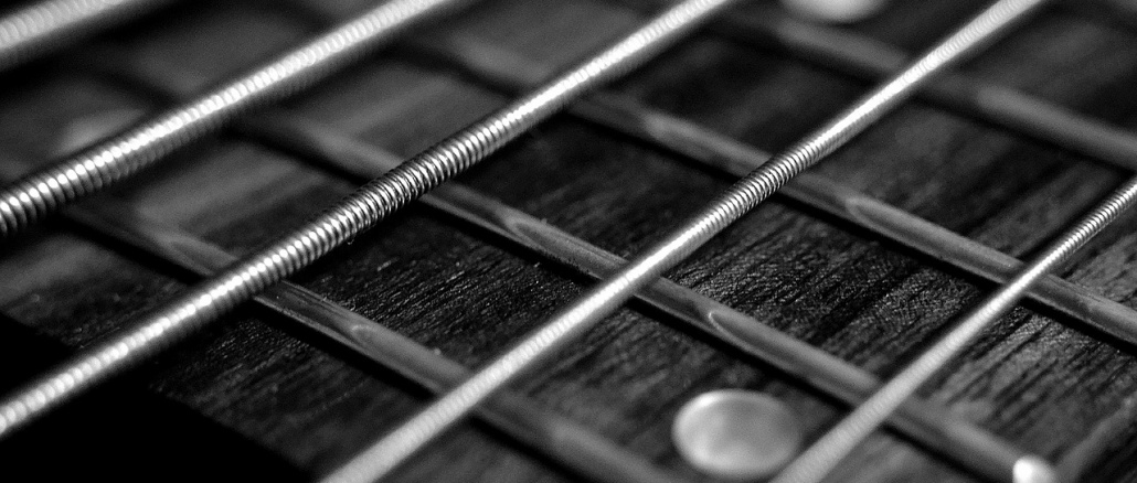 Acoustic guitar fingerboard. Credit: Mike Foster / Pixabay